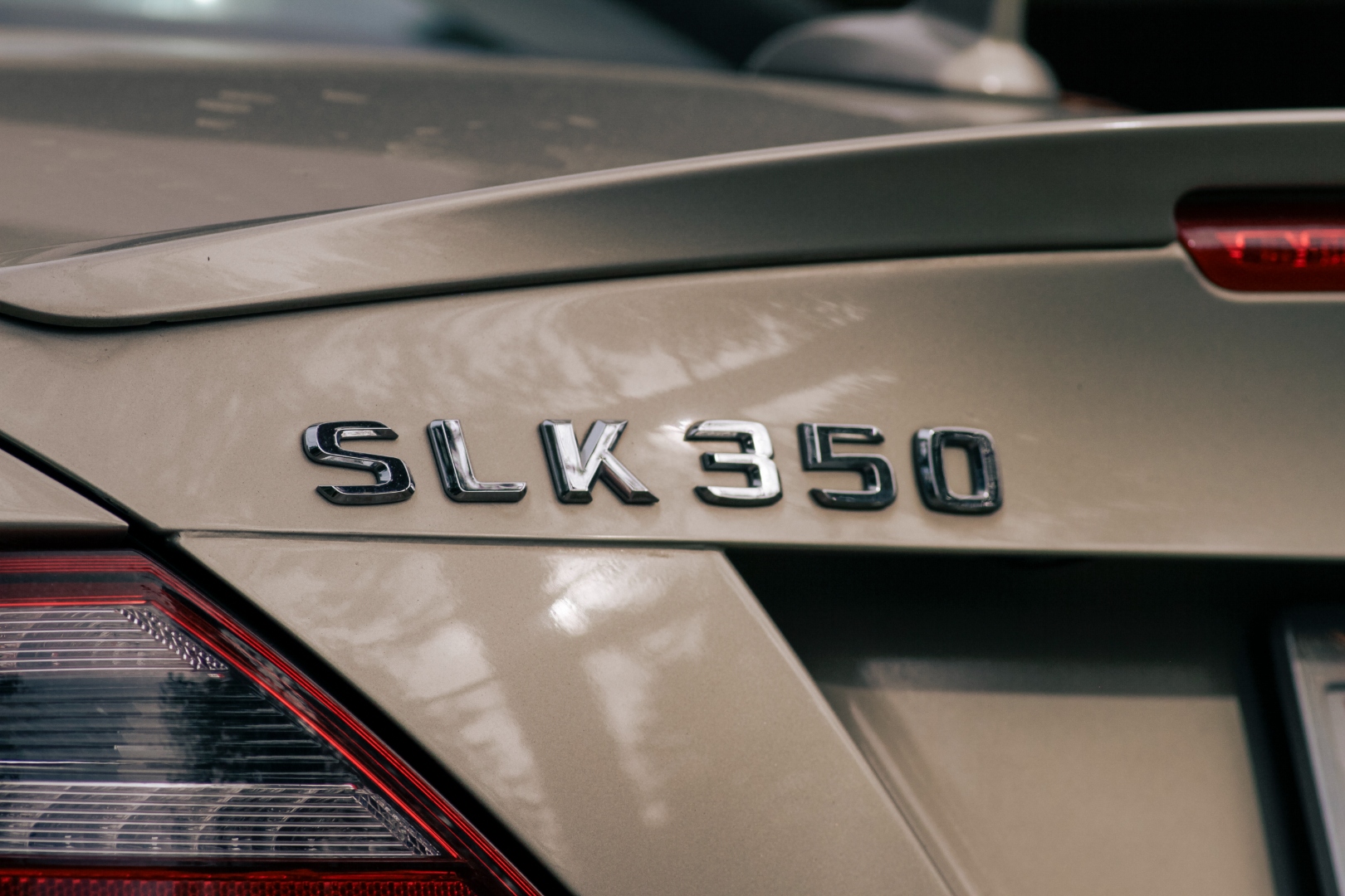 Mercedes SLK350 badge detail